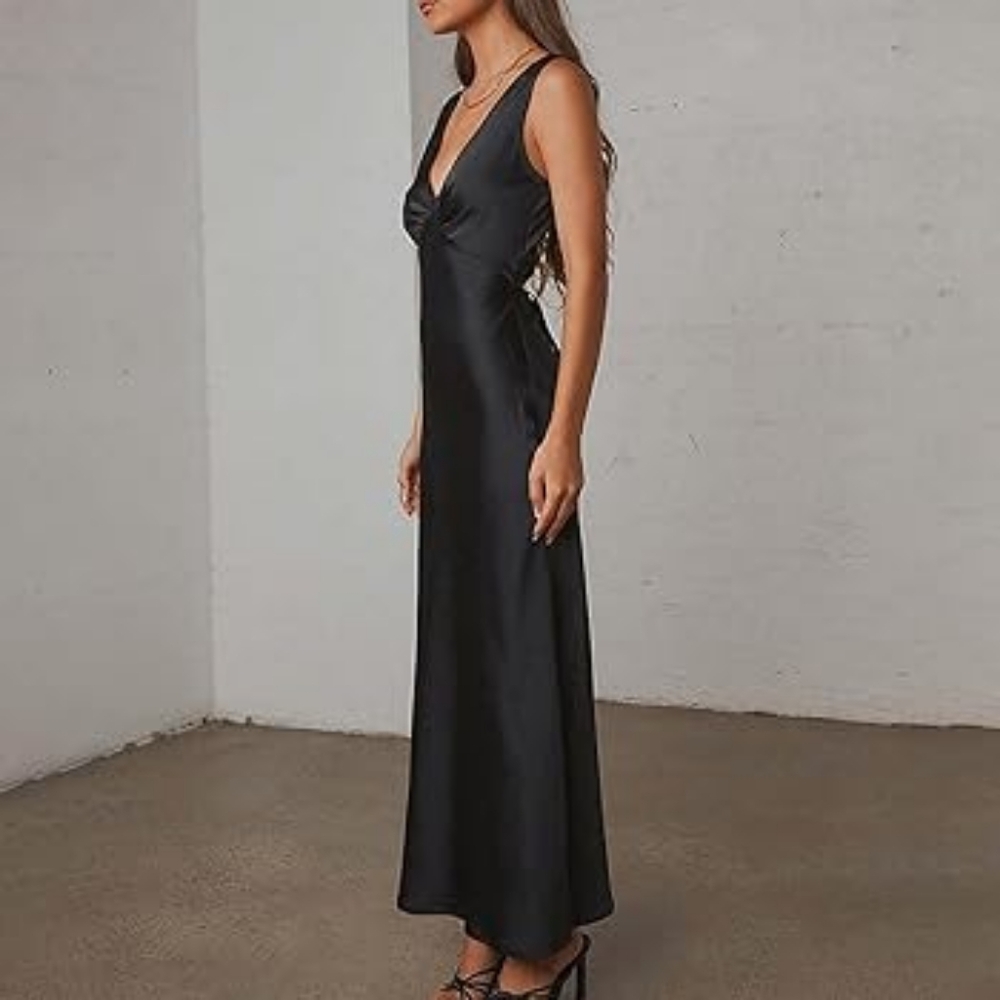 Vintage Y2K 2000s banana Republic 100% silk black halter dress - Picture 4 of 16